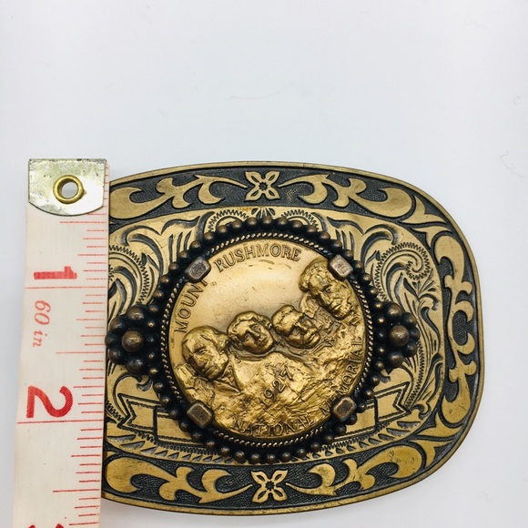 Gold  tone belt buckle Mount Rushmore 1927 - Picture 5 of 5